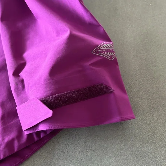 White new women’s Columbia titanium jacket in size medium - Picture 5 of 10